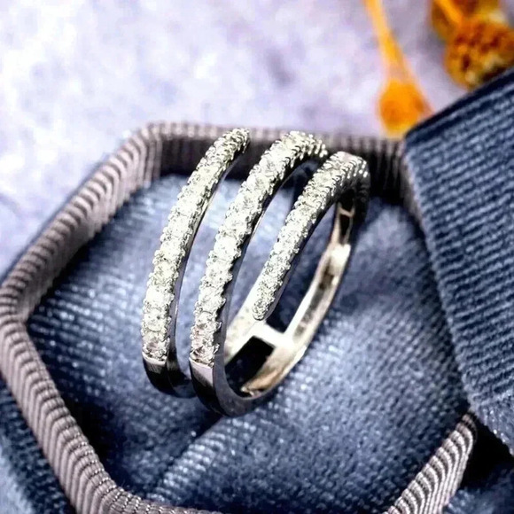 NEW Sterling Silver Diamond Infinity Band Ring - Picture 2 of 4